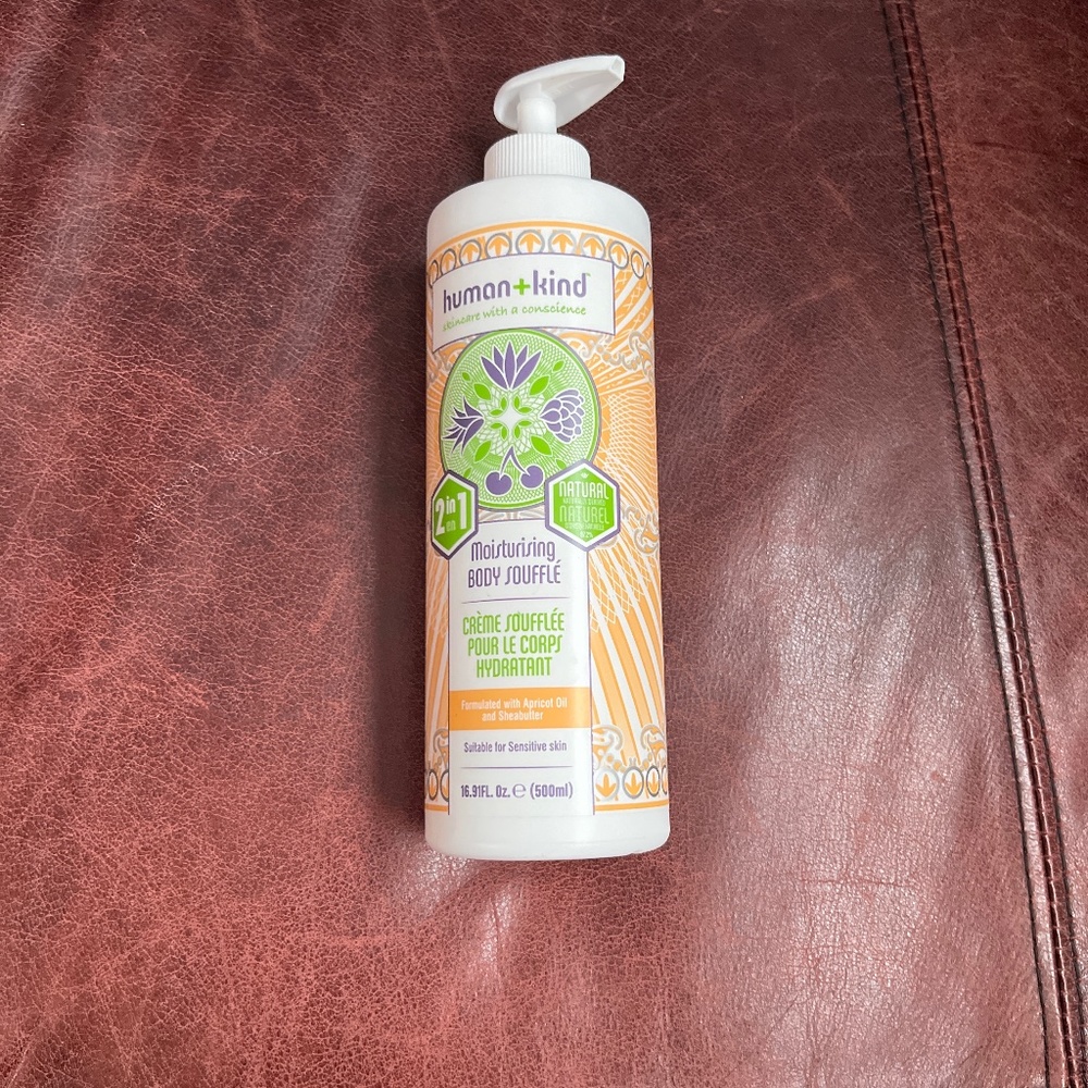 Moisturizing body soufflé